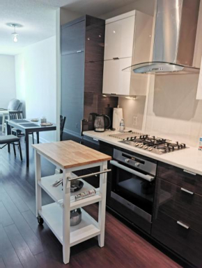 Relocation special -Kits garden View Condo